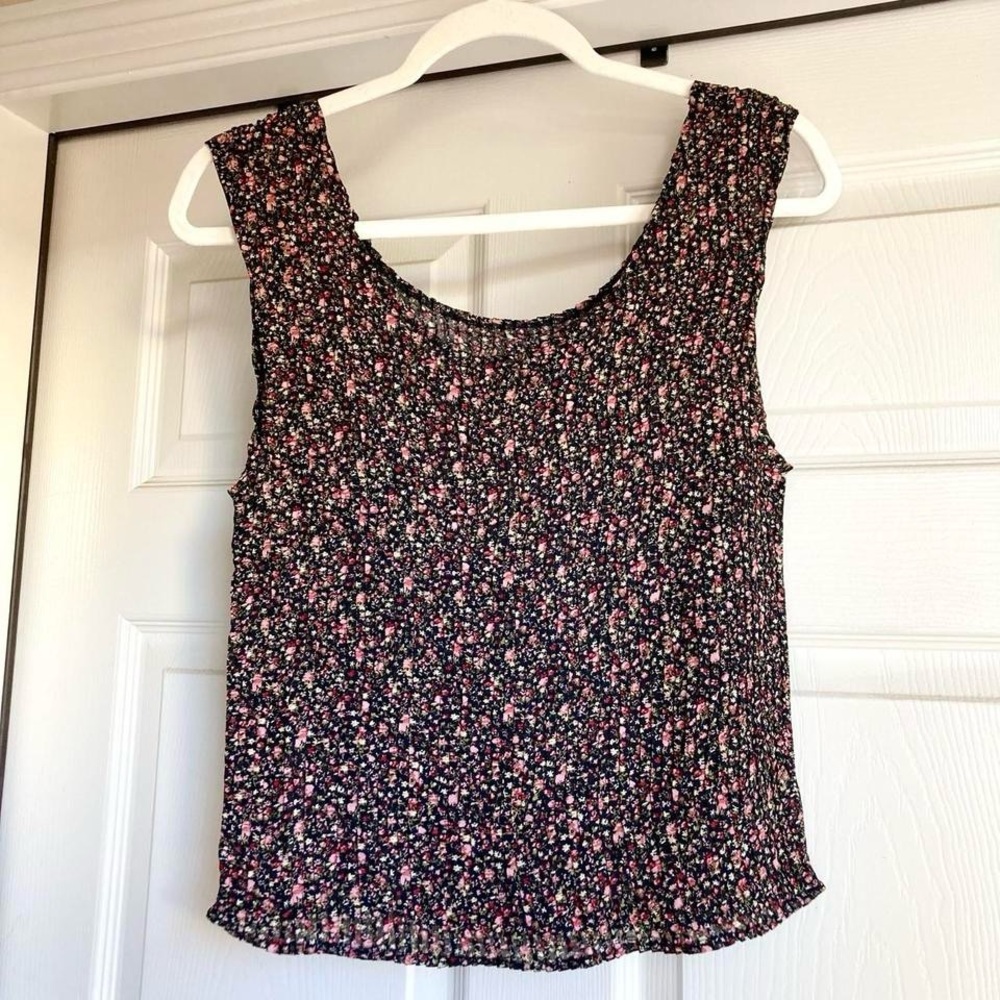 Vintage crinkled accordion texture ditsy floral print tank
